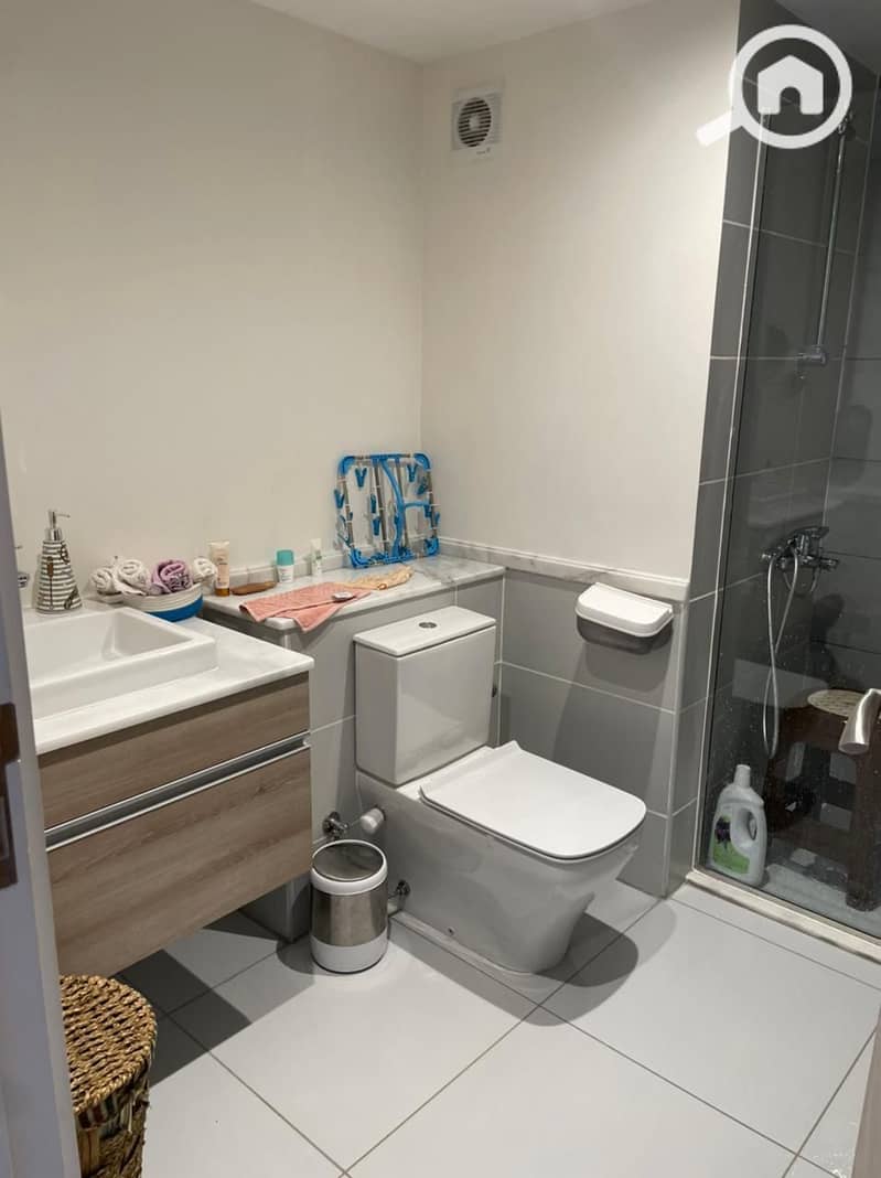 10 5c4ab75d-f603-4356-8e08-6596c10e9264. jpeg