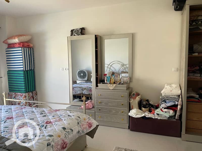 15 1b69aa12-c63f-43eb-a599-124eb5abb4cb. jpeg