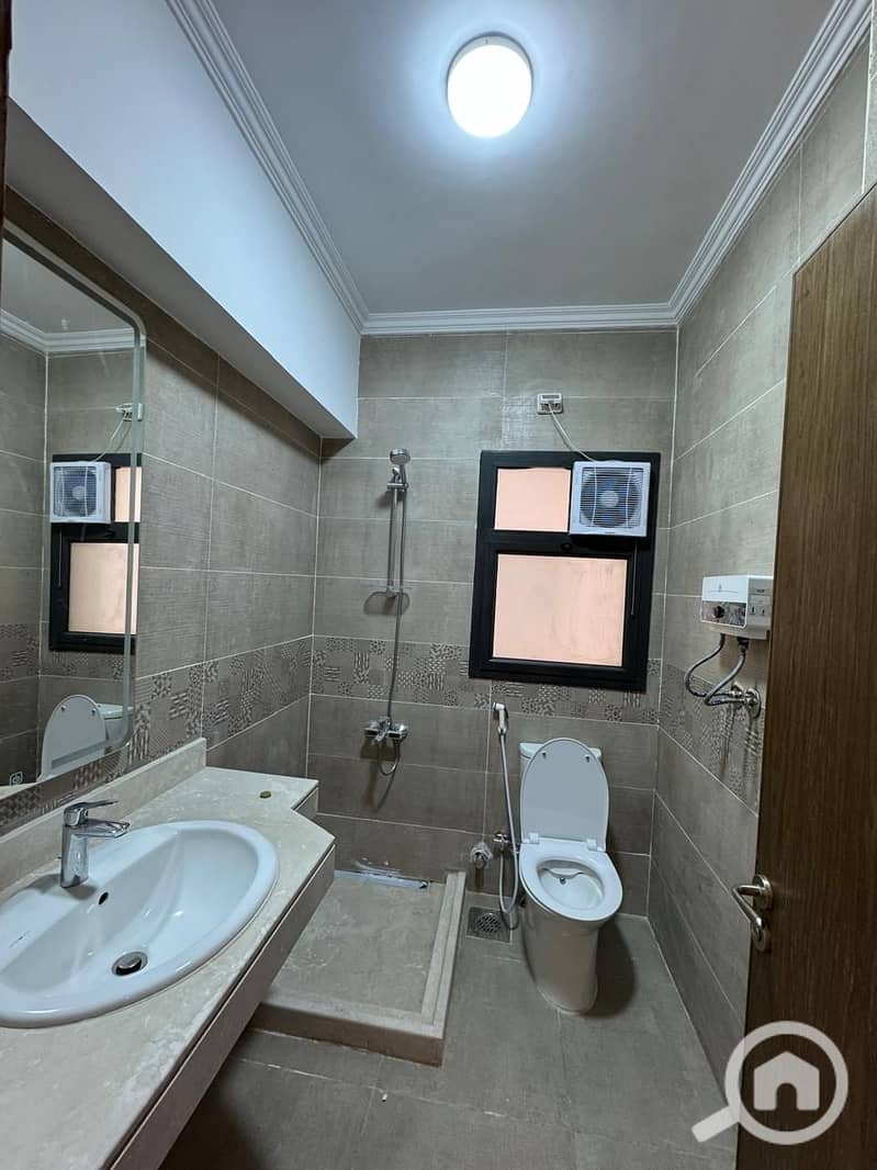 8 d0808c23-6956-45a5-8611-efec6bd8c64f. jpg