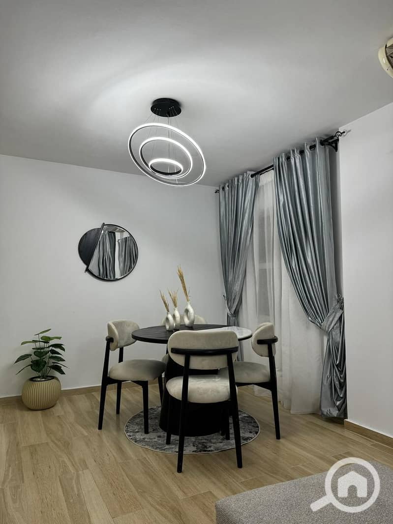 4 06d72a9b-b78e-4eb5-8069-9cc1fb3a23c4. jpeg