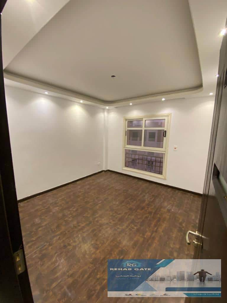 2 4d52f901-8f37-4036-b267-95626c4d2779. jpg