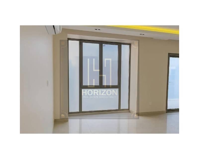 2 8073390-cfd7ao. jpg