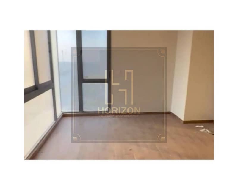 6 8073390-36c27o. jpg