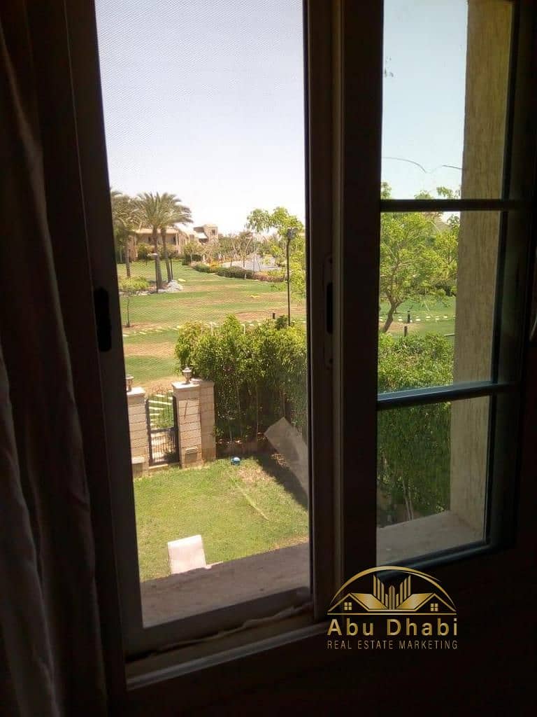 12 255c0053-a2b4-439c-b4e1-271c9f66b555. jpg