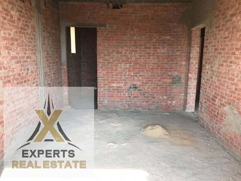 9 e98350f4-2bfa-4963-94b7-29af064c7e3a. jpg