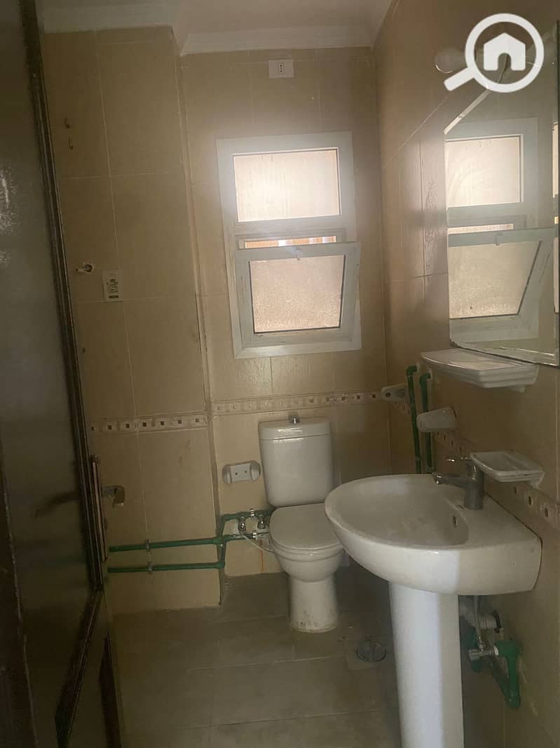 10 2c541cf9-f6d5-47d9-9230-2acfc7caab31. jpg