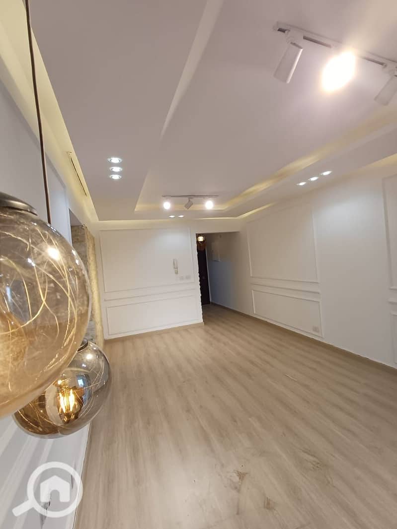 9 ee31cf9a-647a-4642-95cd-18278d1f0e18. jpg