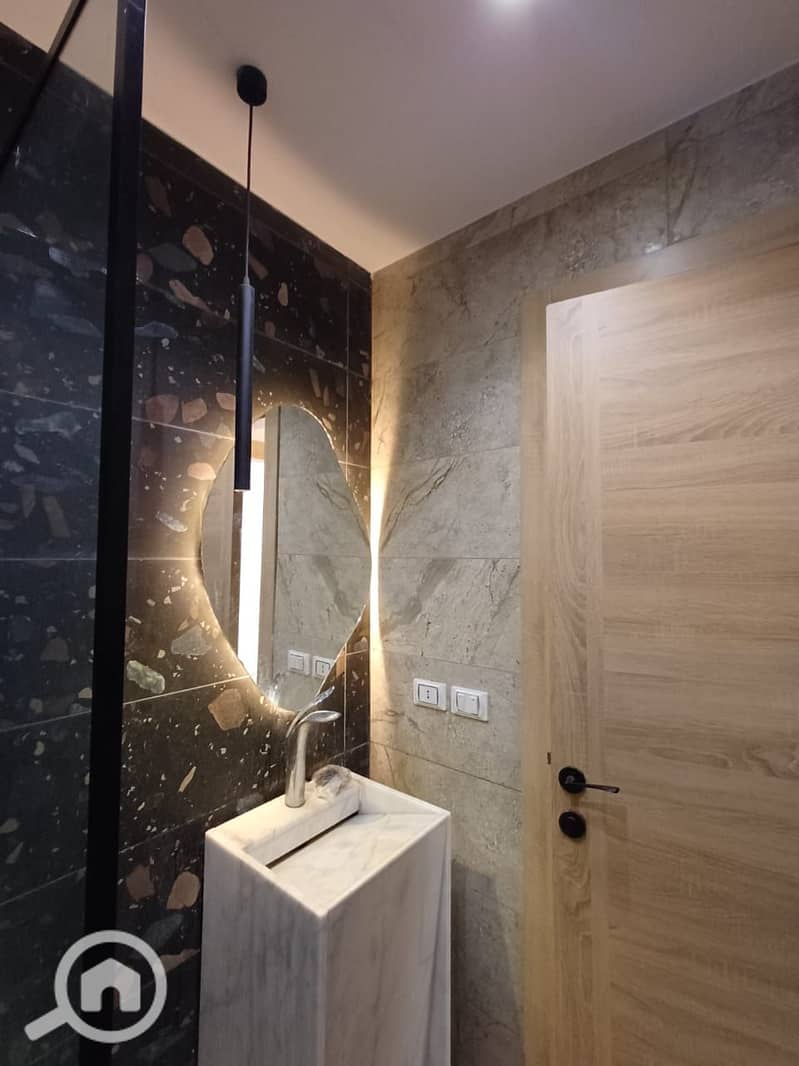 17 8740fa25-336c-4be0-a4f0-bd746778255d. jpg