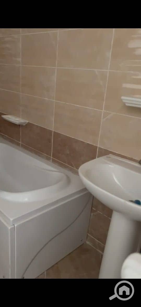 5 1cbad9a3-f869-42cb-955f-33a3ed205e89. jpg