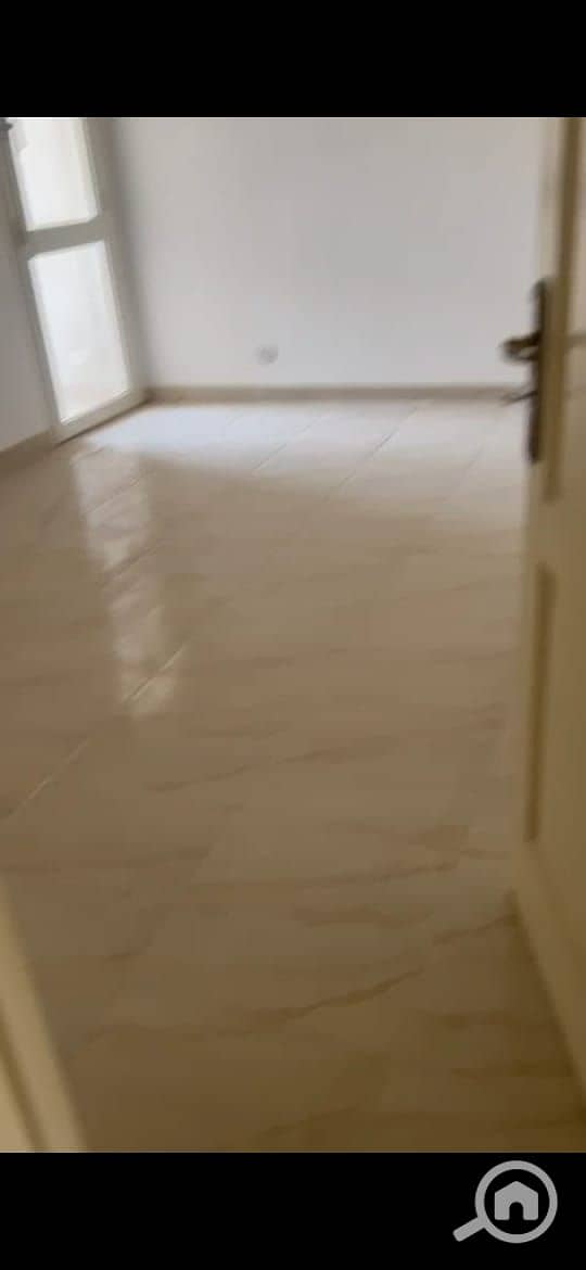 15 fbc4afb6-89e4-4076-9a48-c29f23bde9bb. jpg