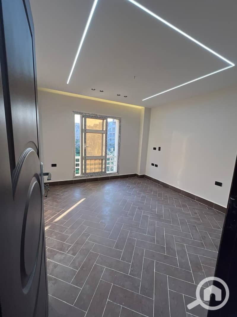 10 2af871df-bc60-4d4f-8519-d6f9b7bcc672. jpg