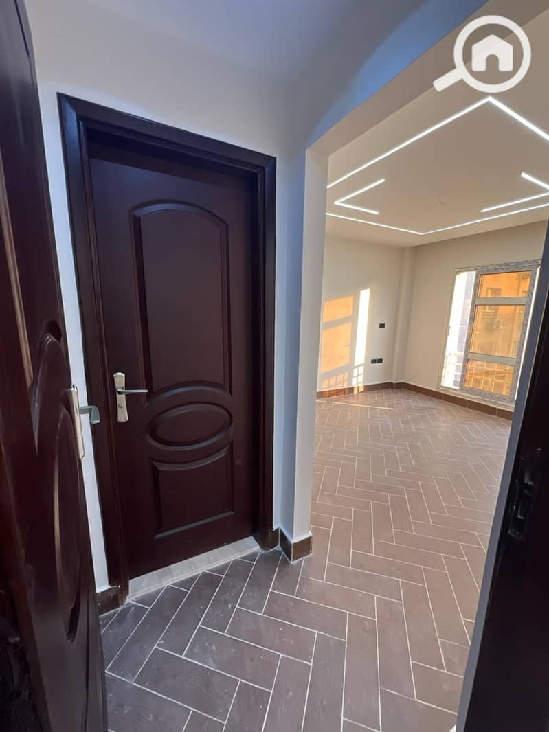 12 9d90fb0e-bab6-405c-a69a-be69e679e0c4. jpg