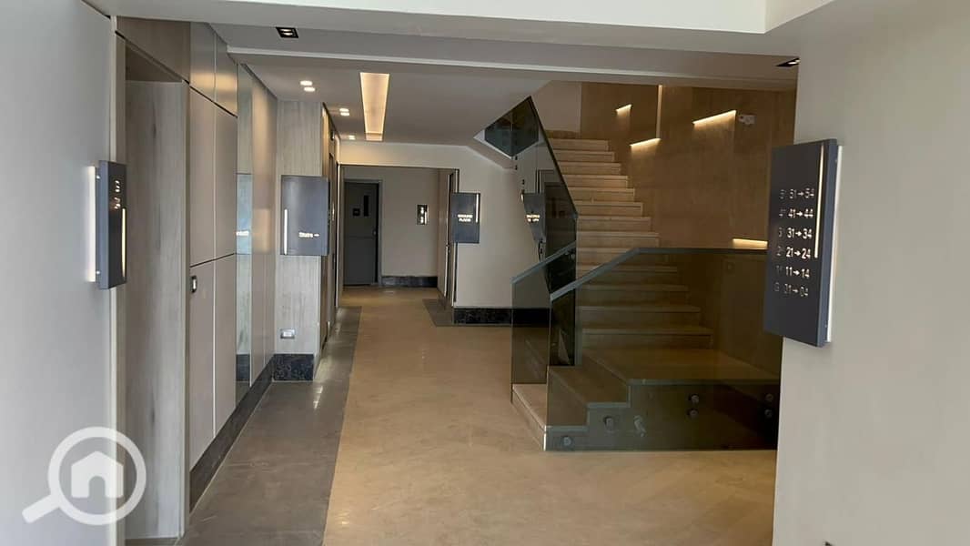 4 8e039bb7-f562-4ebc-b522-b3dd5615f322. jpg