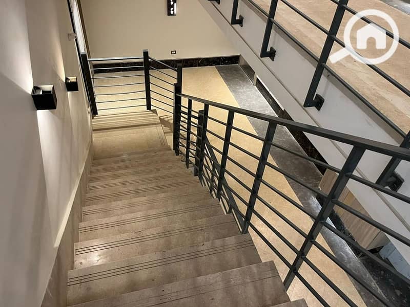 13 f5701395-f119-4ef6-a51b-e17101d81780. jpg