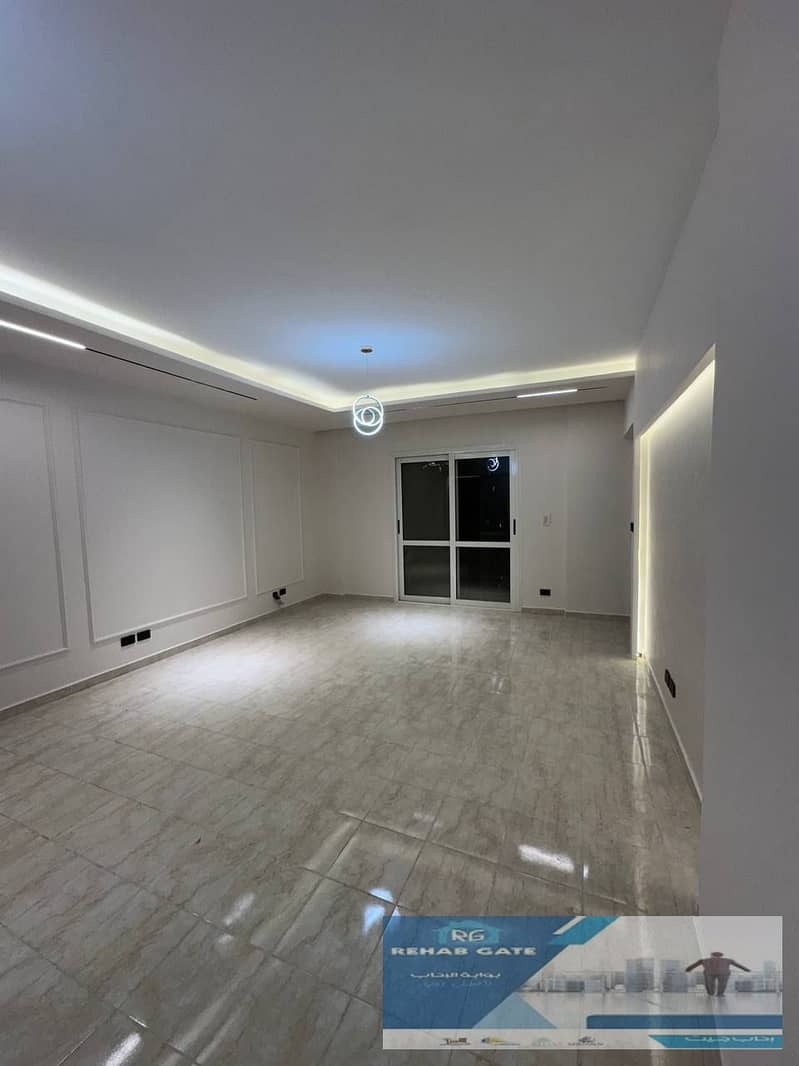 2 2bec33d4-f001-49c7-b639-9a95b8a52466. jpg