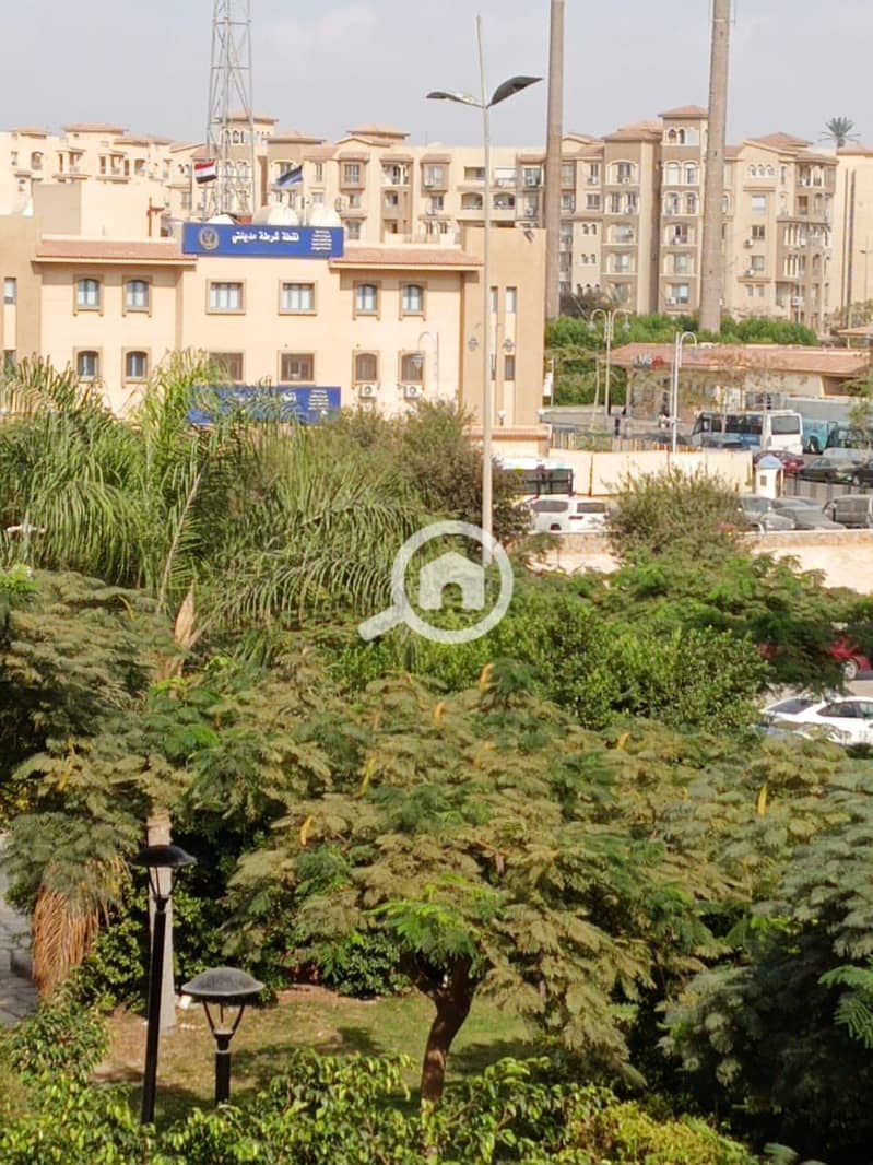 2 b8ce5241-eee3-4787-890b-f104872f793d. jpg