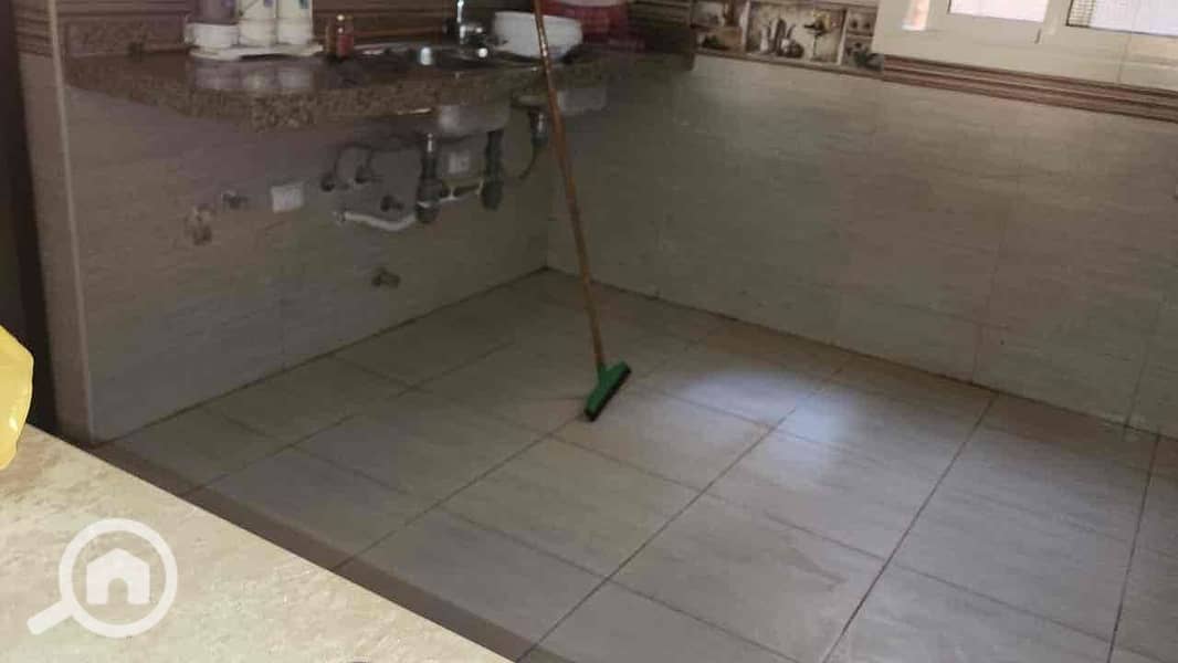 8 ad1db4e5-12f8-46fb-8854-8c5e3a880abf. jpg