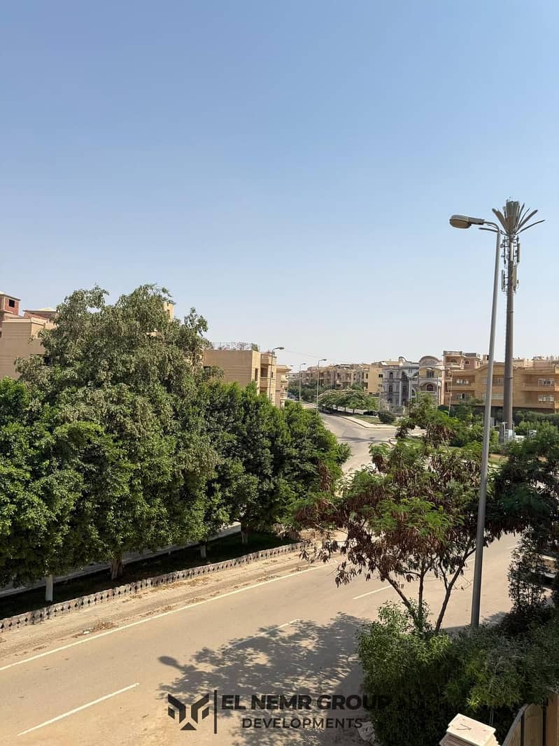 12 53c7f16e-2e17-488c-86ec-033e4c6aecb4. jpg