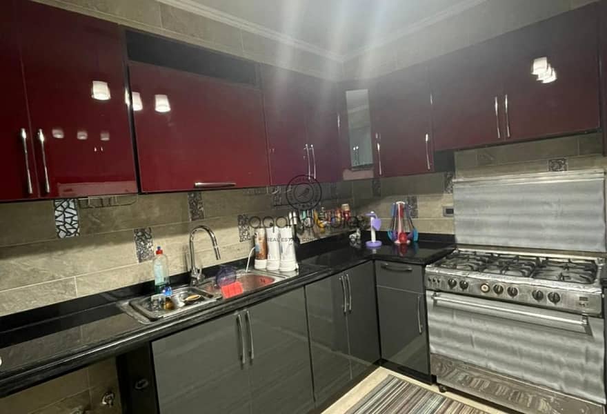 2 ed5f41db-1cd0-40ae-8001-2e8d4ac84045. jpg