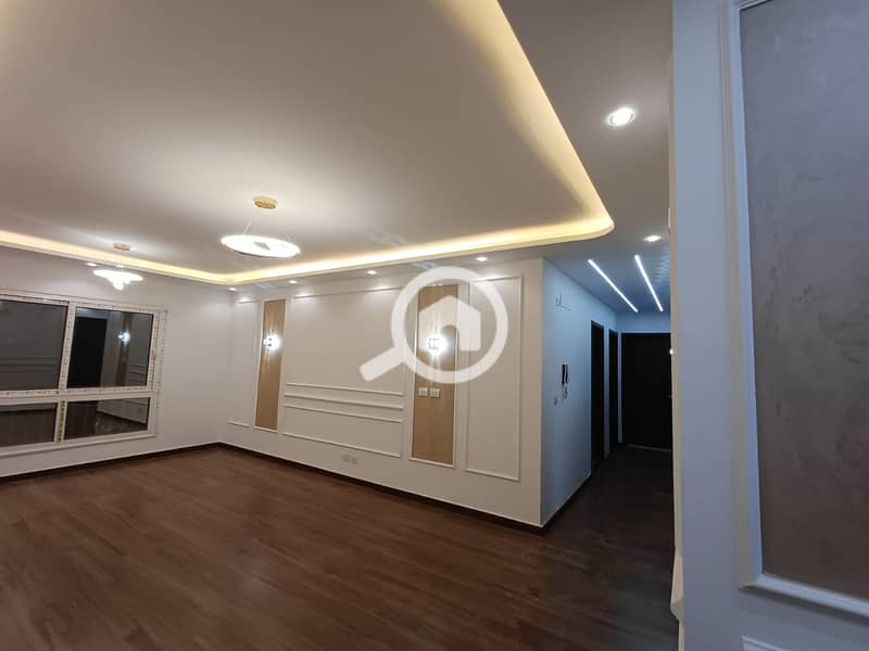 5 2e4cf6e8-0ed9-4dea-9430-d6d2aab2dcde. jpg