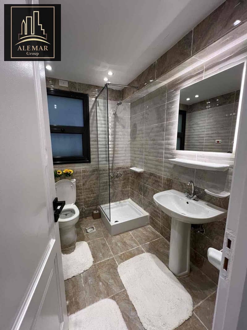 11 53d0afab-5e88-445a-9885-c8f54417f085. jpg