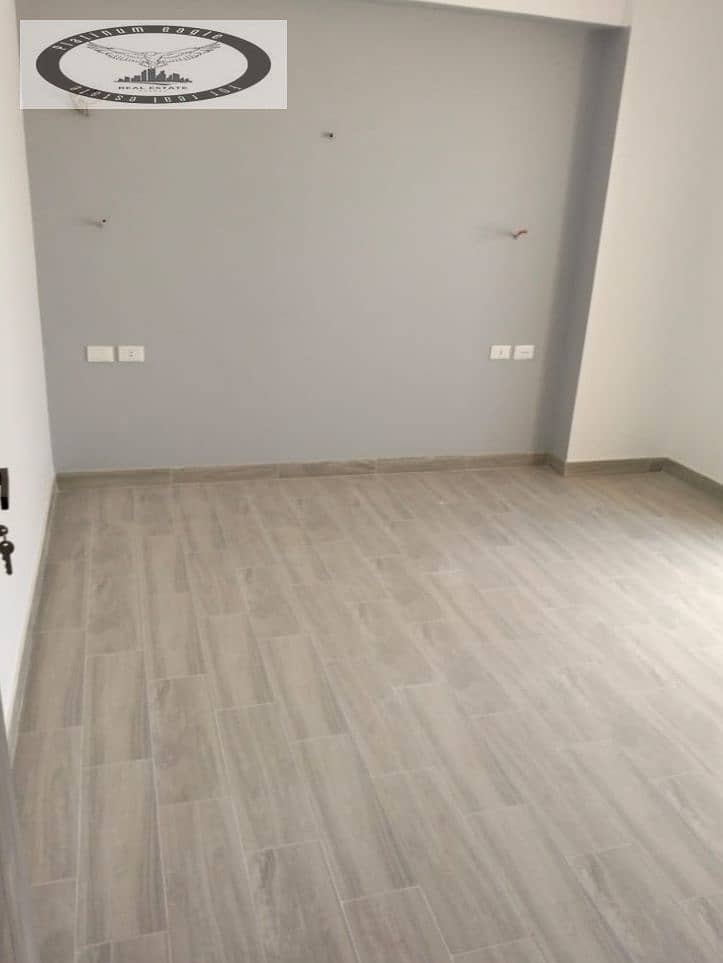 6 e2aa9a03-8147-4956-90d0-4c4c3e37abfa. jpg