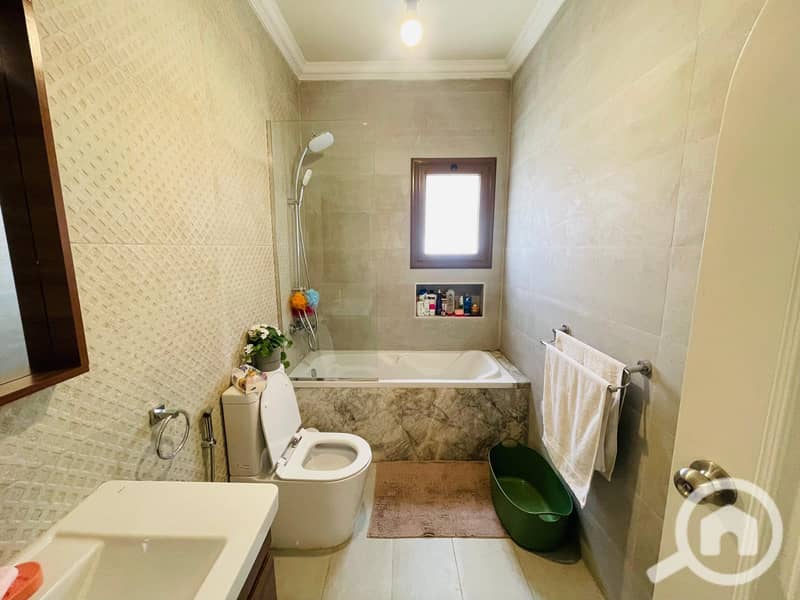 8 494265791_122263218416228254_319574056669412059_n. jpg