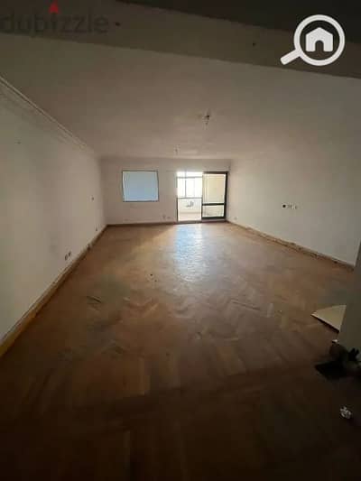 مکتب  للايجار في محطة الرمل، الإسكندرية - d83092aa-f5de-4faa-82a0-47a5dd42a25e. jpg