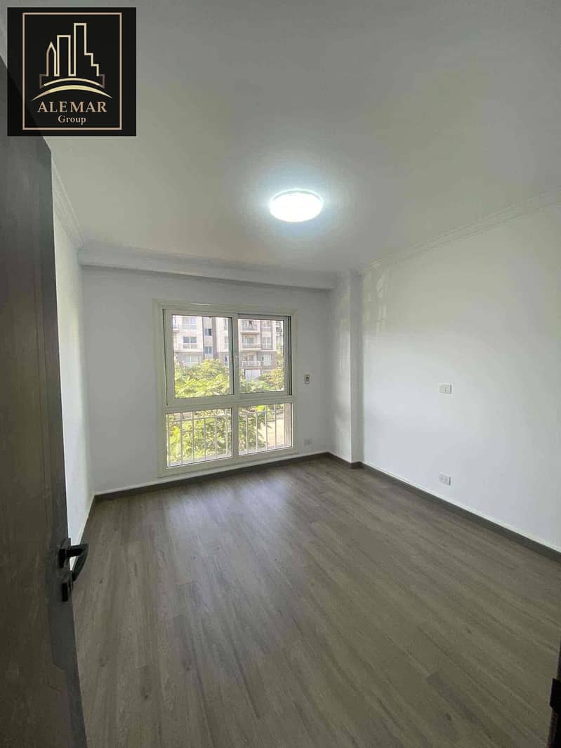 5 29f06891-bb9e-4e2d-b9a3-30948c0147de. jpg