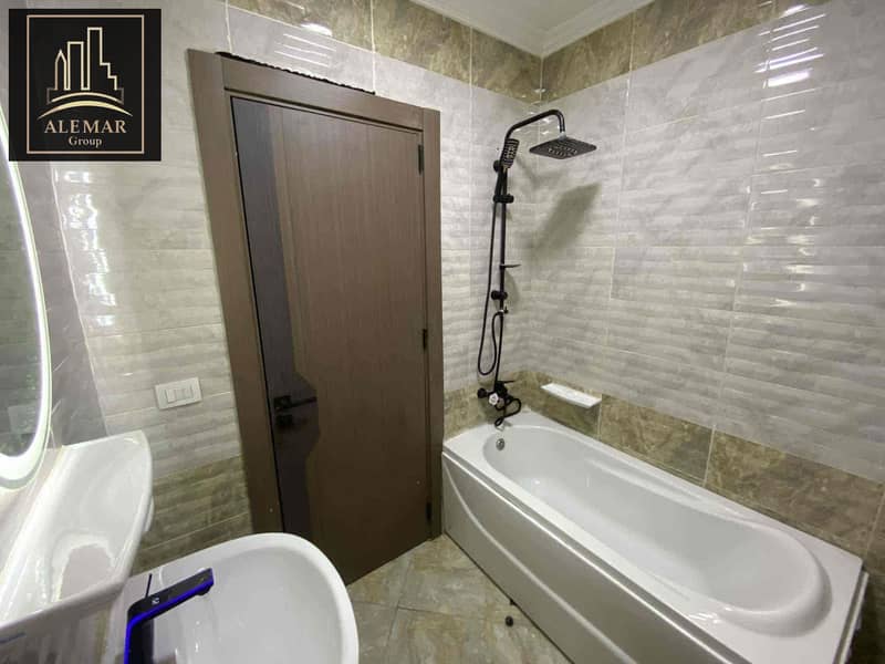 10 ec18f844-71bc-43f2-a126-1214f94b2956. jpg