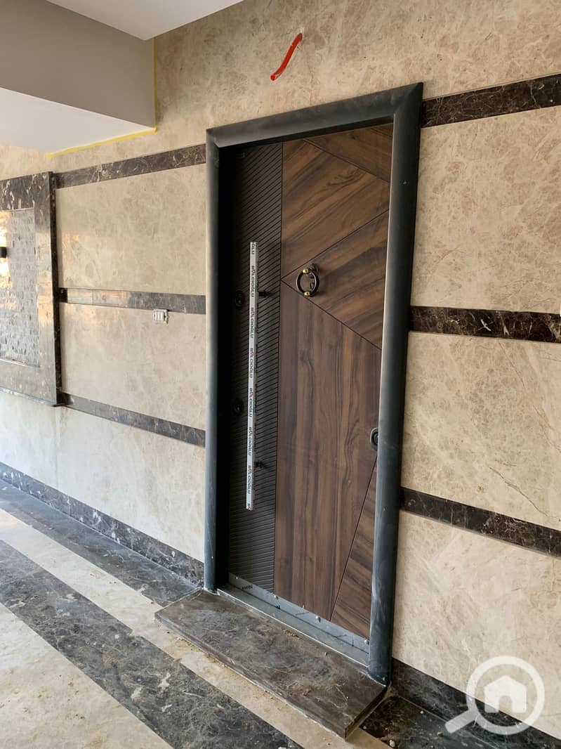 2 1c734cdb-3858-4c25-af68-26a8c3ed79de. jpg