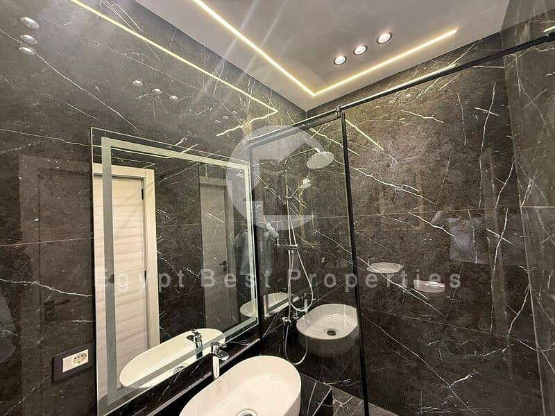 10 PHOTO-2025-11-12-19-22-54 2. jpg