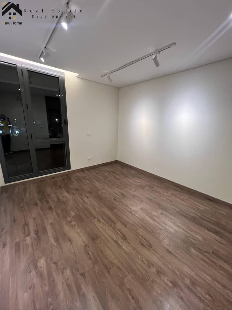 14 WhatsApp Image 2025-10-19 at 14.44. 43_963c6839. jpg