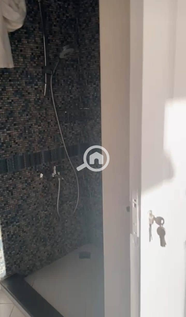 4 69816539-37aa-48fd-b49b-618a915331e8. jpeg