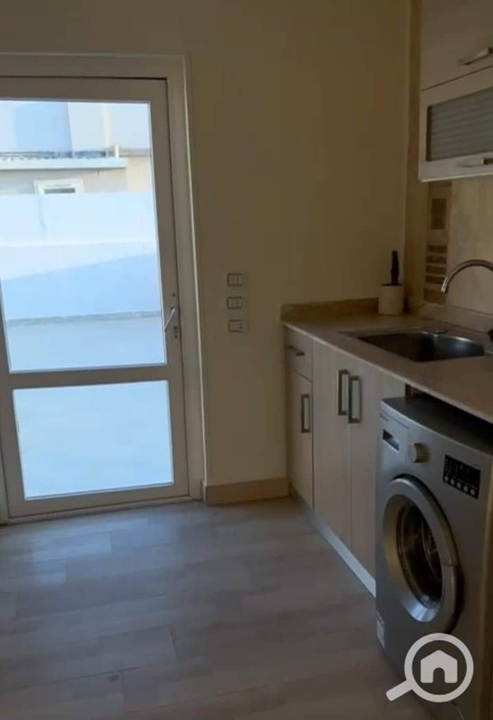 8 55bb127f-e573-4574-b990-49bfc52446e3. jpeg