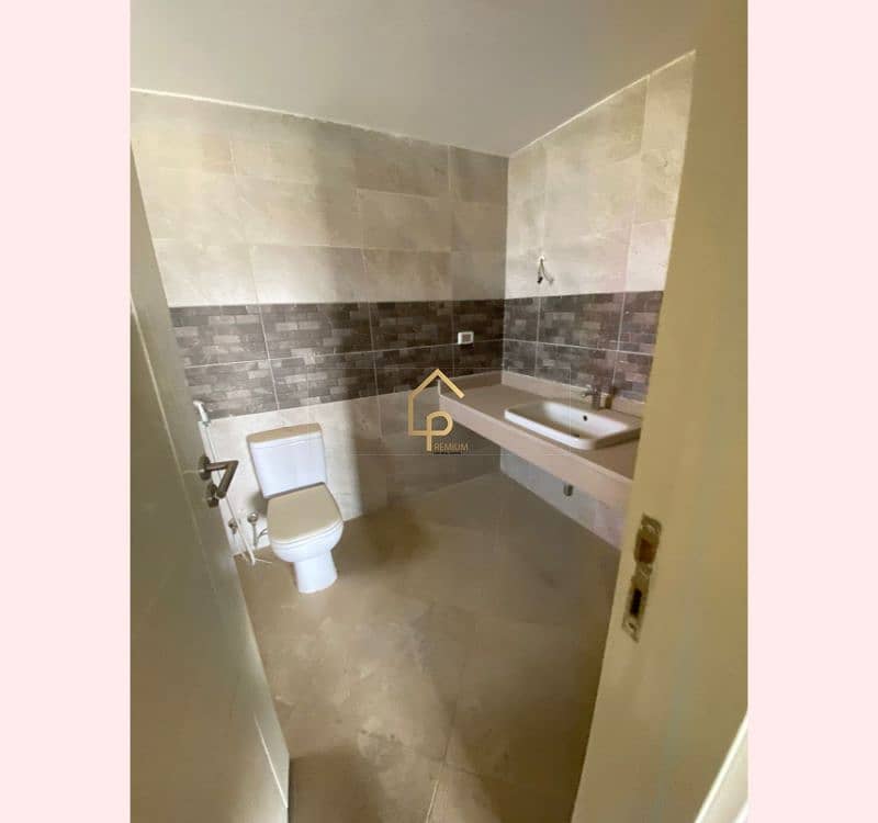 10 WhatsApp Image 2025-11-18 at 5.49. 38 PM. jpg