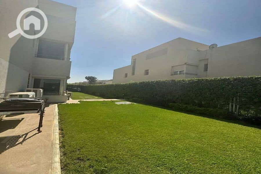 8 Background (3). png