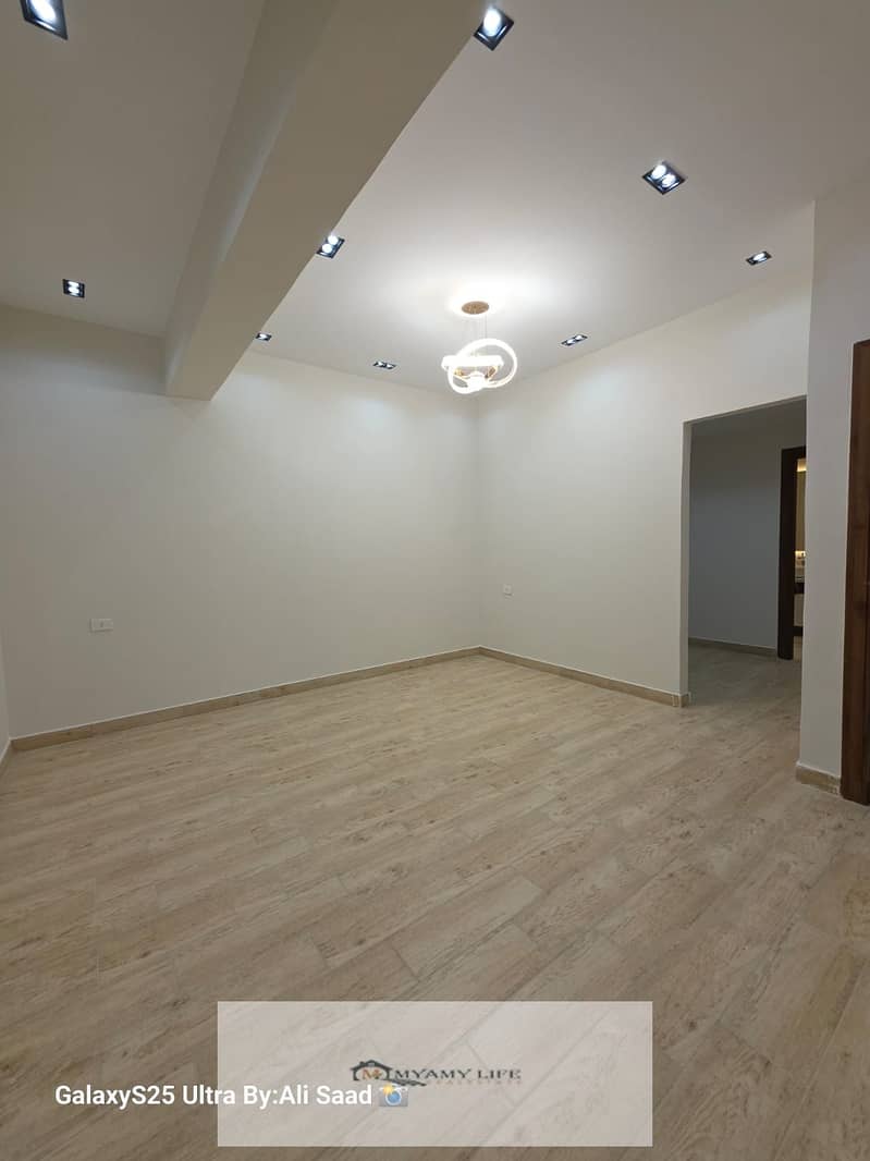 25 WhatsApp Image 2025-11-19 at 6.18. 32 PM (1). jpeg