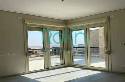 4 8262812-26f66o. jpg