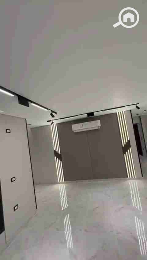 7 VideoCapture_20251120-181215. jpg