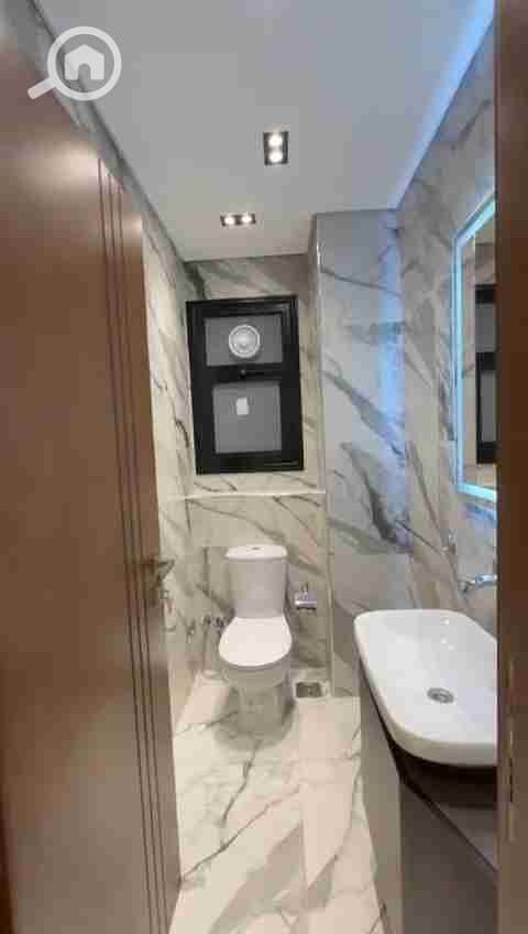 8 VideoCapture_20251120-181257. jpg