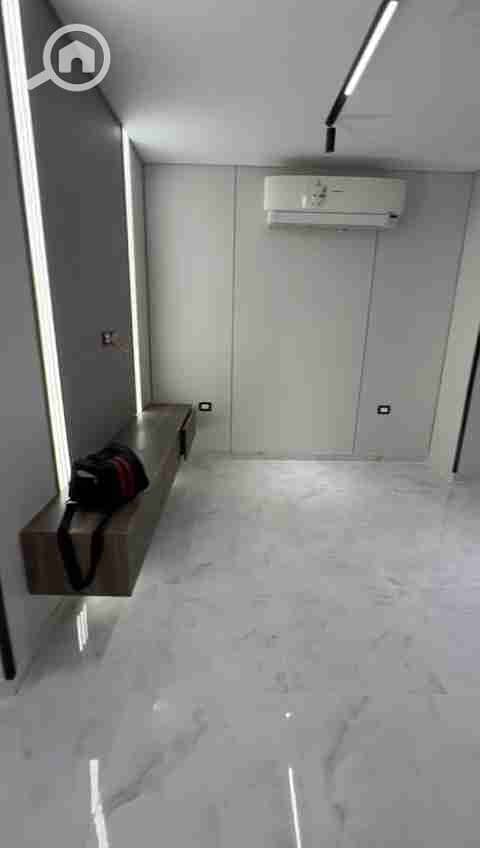 18 VideoCapture_20251120-181122. jpg