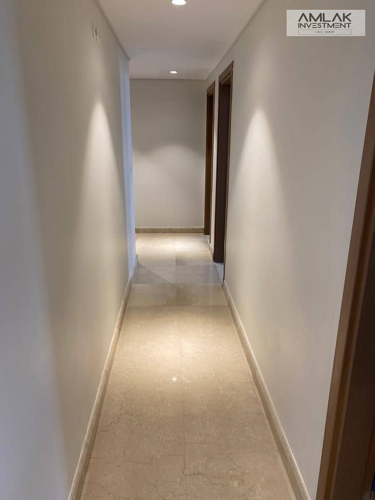 4 28b71690-7e37-43e1-be23-e86b95a03902. jpeg