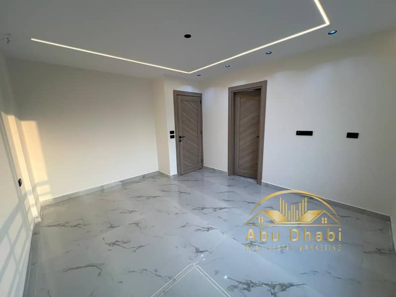 15 4c3cc0c1-9b98-4372-924e-a6100bcc2495. jpg