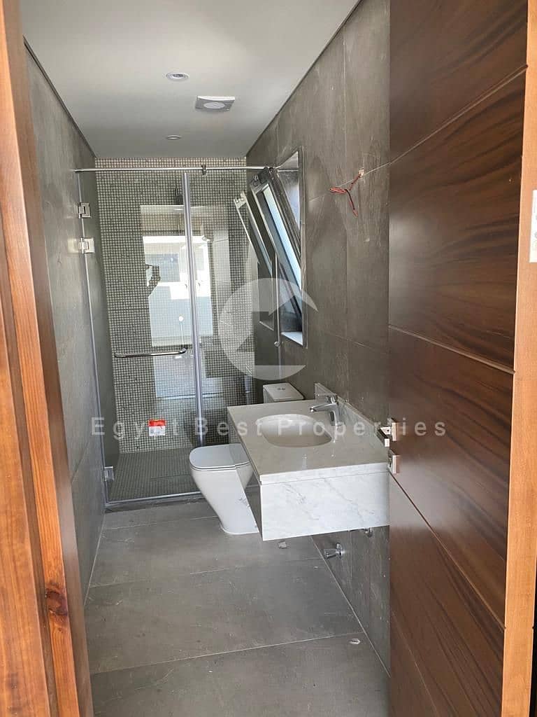 11 f49cc4b6-9a14-4a7b-bd84-6a6a1d9182fa. jpeg