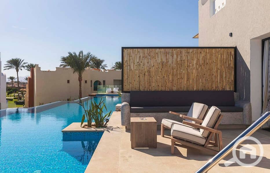 2 junior-swim-up-suite (1). jpg