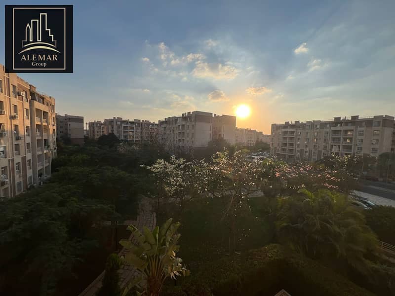 2 4ebfa569-58f0-48c1-b381-e0938d4cc80d. jpg