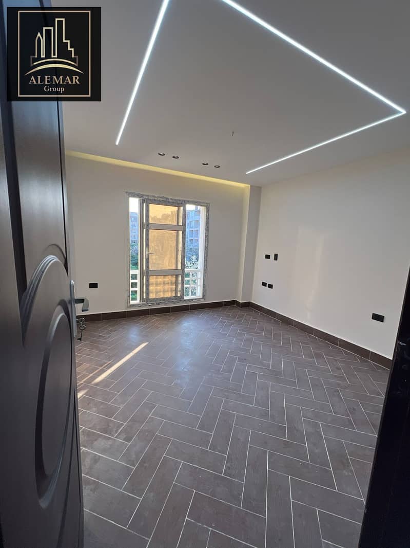 10 bfd018a7-9d01-4ac8-9d12-175b533023bf. jpg