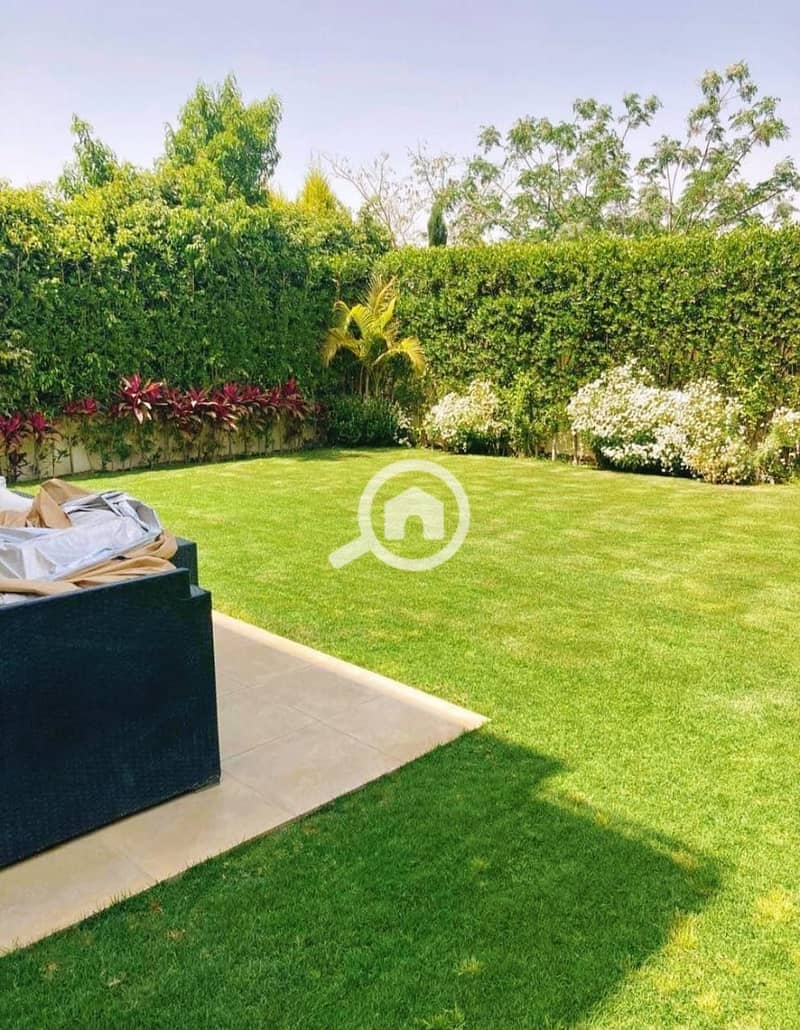 9 4e4b88f0-0268-4a0c-ab7e-bbbcf73a89a4. jpeg