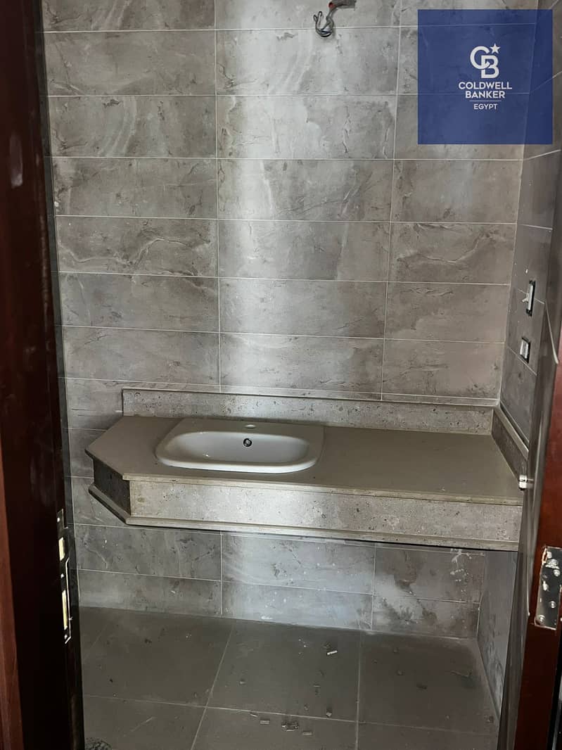 8 2c9095f9-9eac-41ef-a4d9-f2ae0a579cab. jpeg